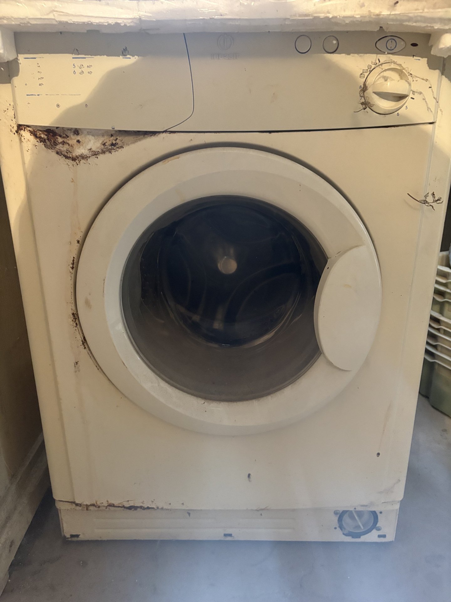 Indesit lvacqi meqena