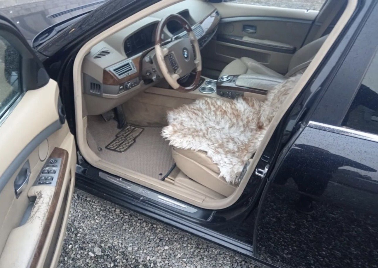 BMW 745
