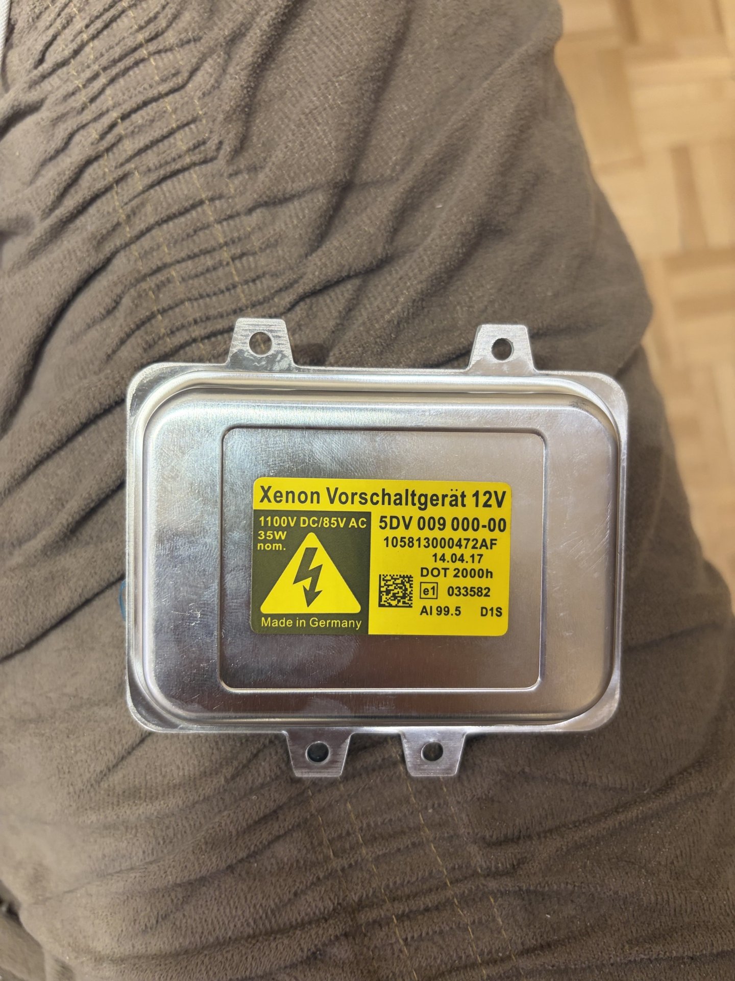 Xenoni block 12V